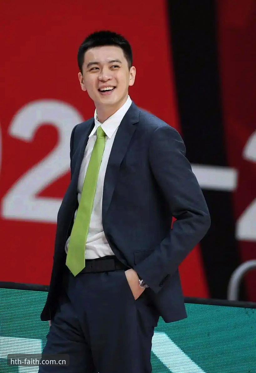 资深用户分享：杨鸣点评C罗压力这事，我在华体会主站看了三遍才品出味来